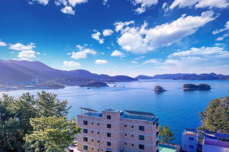 Exterior & Views 2, Tongyoung Sagaejeol Pension, Tongyeong