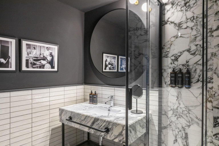 Bathroom 4, Residence Palazzo al Velabro, Rome