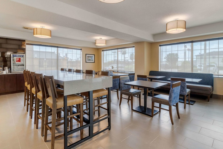 Food & Drinks 5, Comfort Suites Baytown I - 10, Houston