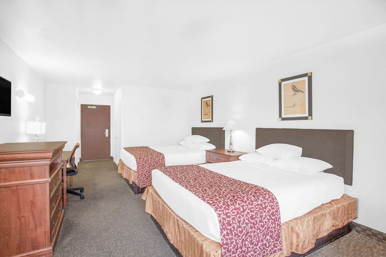 Bedroom 3, Ramada by Wyndham Barstow, San Bernardino