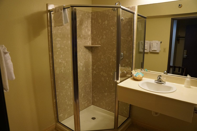 Bathroom 4, Railroad Pass Hotel and Casino Ramada by Wyndham, Clark