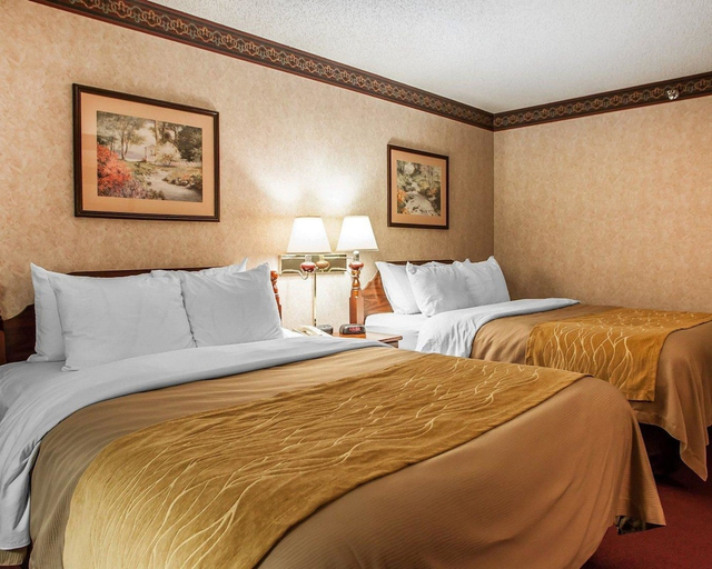 Bedroom 3, Quality Inn Midway, Berks