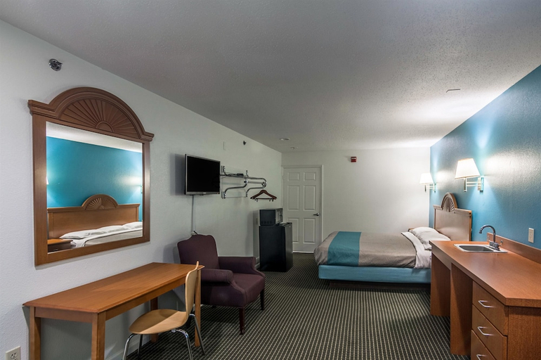Bedroom 2, Motel6 Azle, TX, Tarrant
