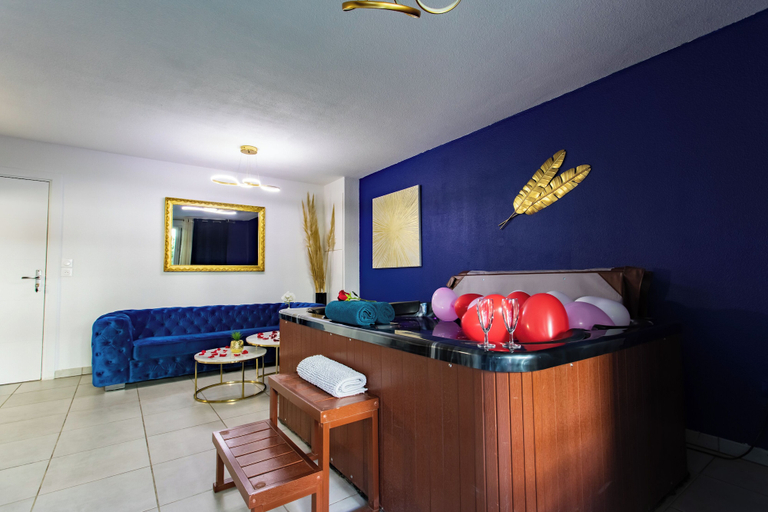 Bedroom 4, Suite jacuzzi, Haute-Garonne