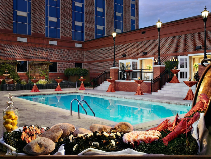 Sport & Beauty 2, The Hotel At Auburn University, Lee
