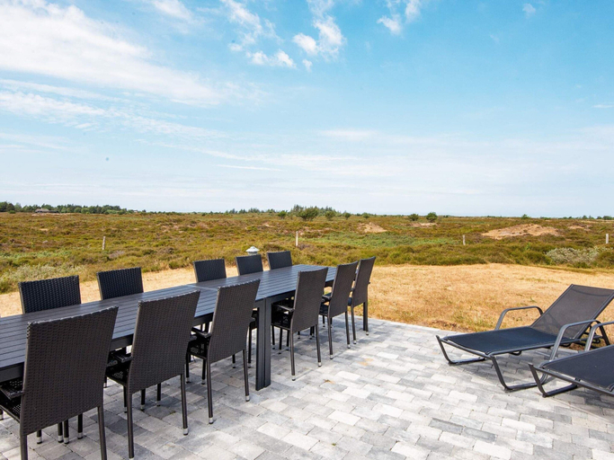 Dining 4, 12 Person Holiday Home in Romo, Tønder