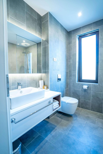 Bathroom 5, Hotel del Corso, Napoli