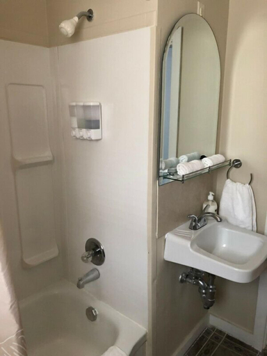Bathroom 3, Restwell Motel Moncton, Westmorland