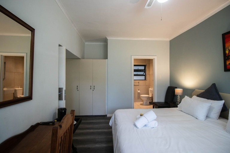 Bedroom 4, Spring Tide Inn by CTHA, City of Cape Town