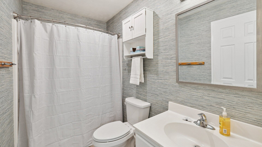 Bathroom 5, Come Tee & Sea This Fantastic Condo On True Blue Golf Course 2 Bedroom Condo by Peace Vacations, Georgetown