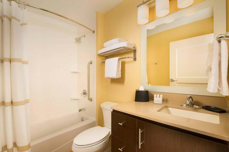 Bathroom 5, TownePlace Suites Dallas DFW Airpt North/Grapevine, Tarrant
