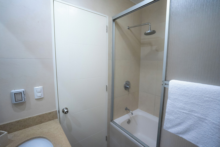 Bathroom 4, Redibuk - Nice 1BR apartment in Barranco, Lima