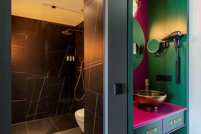 Bathroom 11