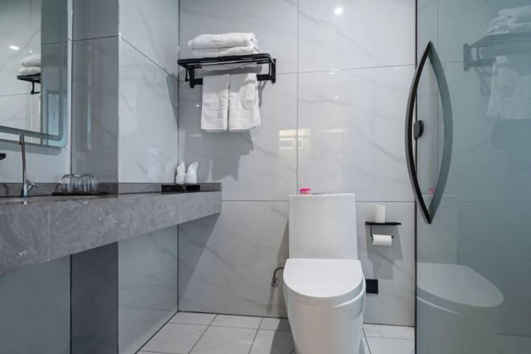Bathroom 5, Kaisheng Hotel, Xiangtan