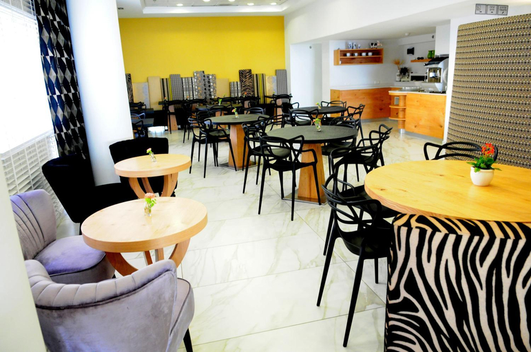Food & Drinks 5, Maxim Design Hotel 3 Star Superior