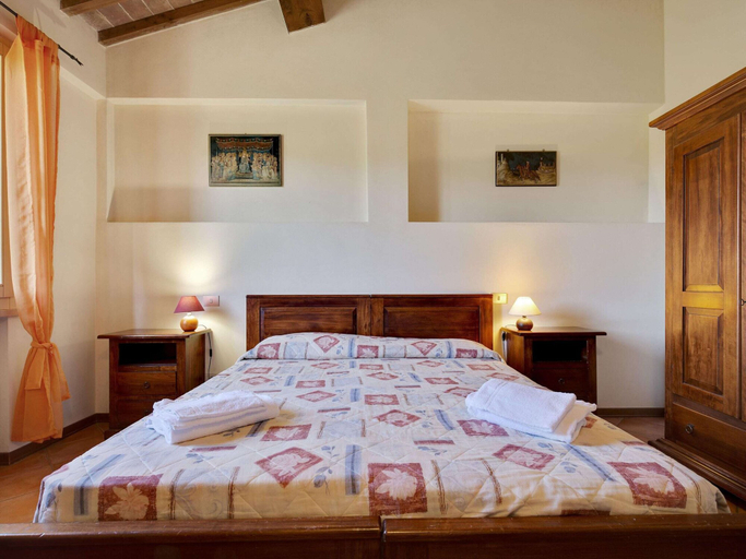 Room 5, Mansion Stay With Scenic Views, Siena