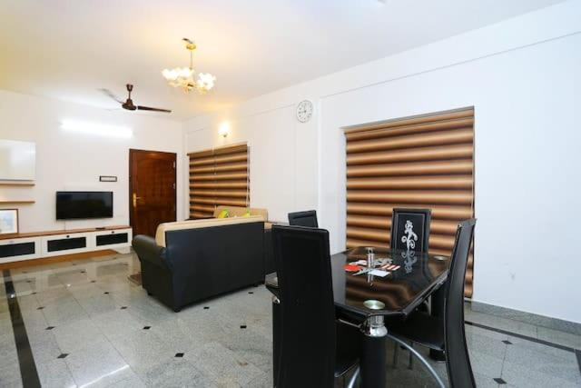 Others 4, The Solo Apartments Kadavanthra, Ernakulam