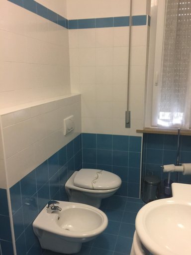 Bathroom 2, Albergo La Pineta, Macerata