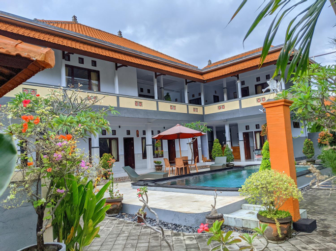 Exterior 11