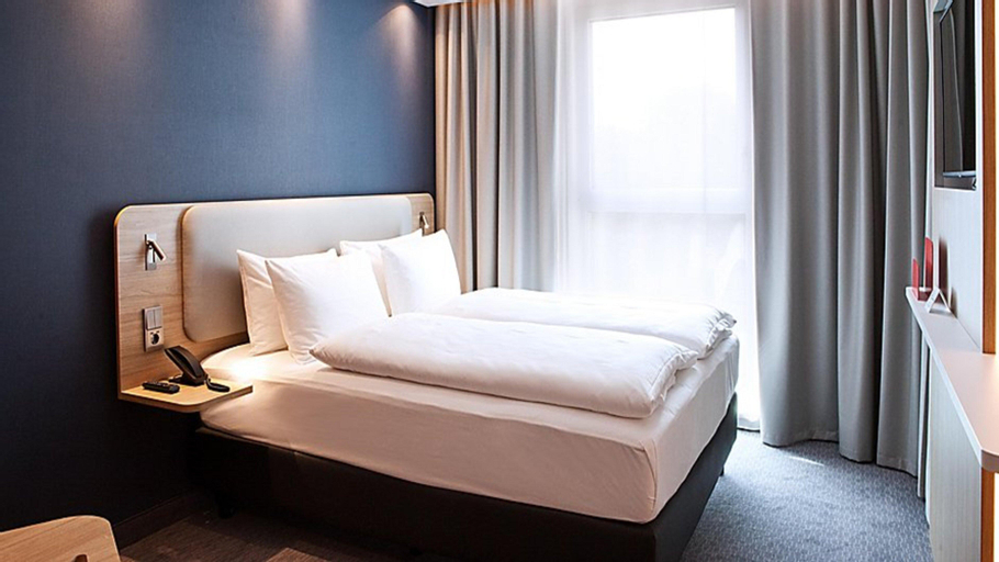 Bedroom 15