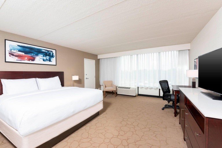 Bedroom 3, Delta Hotels By Marriott Kalamazoo Conference Cent, Kalamazoo