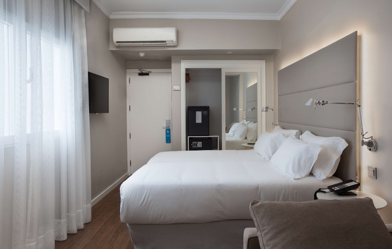 Bedroom 3, NH Las Palmas Playa las Canteras, Las Palmas