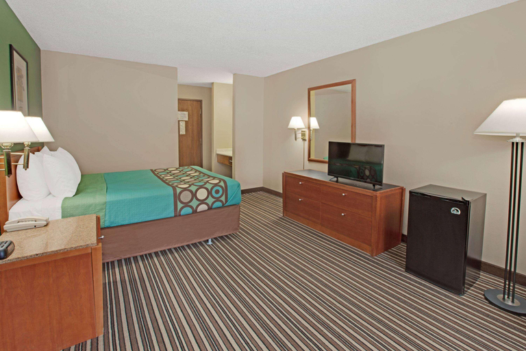Bedroom, Baymont Inn Suites By Wyndham Richmond, McHenry