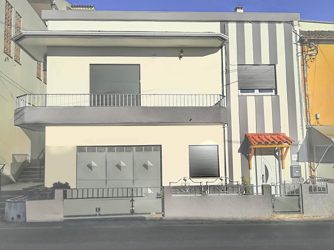 Others 4, Casa Rafael, Belmonte
