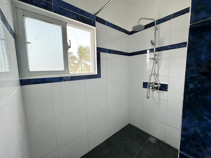 Bathroom 3, Mariposa Apartments, Salvaleon de Higuey