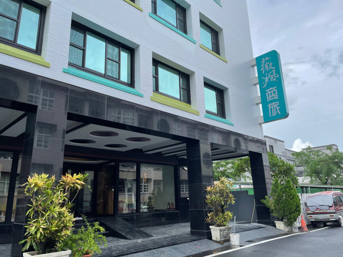 Exterior & Views 1, Wei Feng Business Hotel - Zhanqian Branch, Pingtung