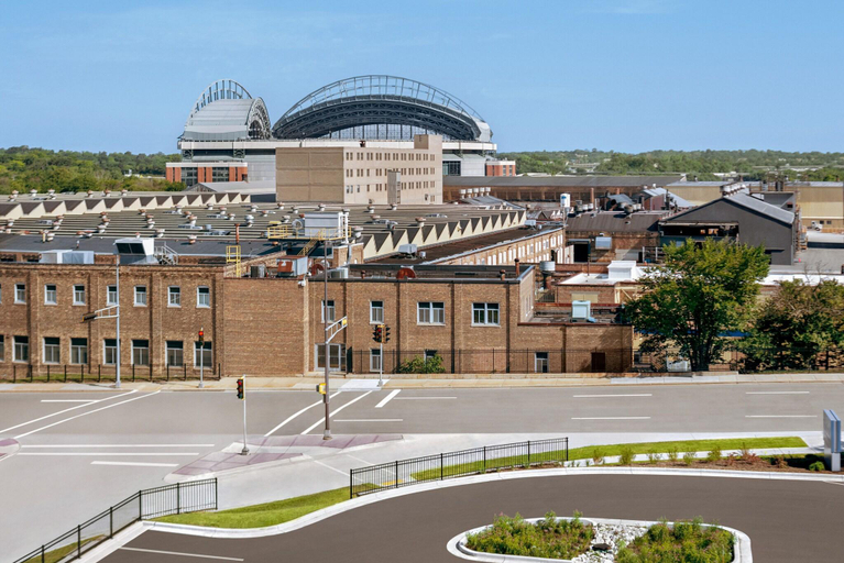 Exterior & Views 2, Fairfield Inn & Suites by Marriott Milwaukee West, Milwaukee
