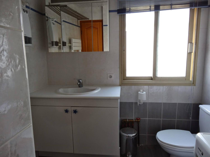 Others 2, Les Ondes - Terrasse RdC Villa Calme Parking Proche Plage, Alpes-Maritimes