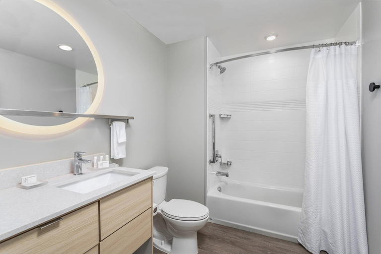 Bathroom 5, Towneplace Suites Orlando Sw Near Universal, Orange