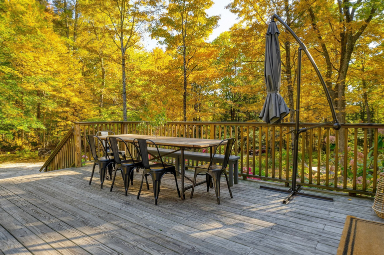 Others 1, Woodfall by Avantstay Tons of Outdoor Space, Berkshire