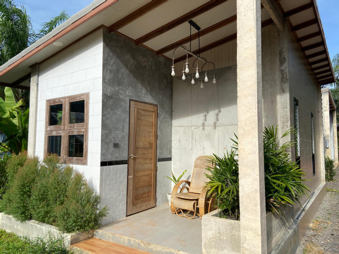 Exterior 2
