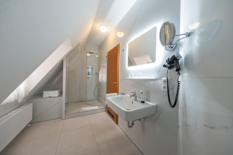 Bathroom 2, Hotel Bar, Rhein-Neckar-Kreis