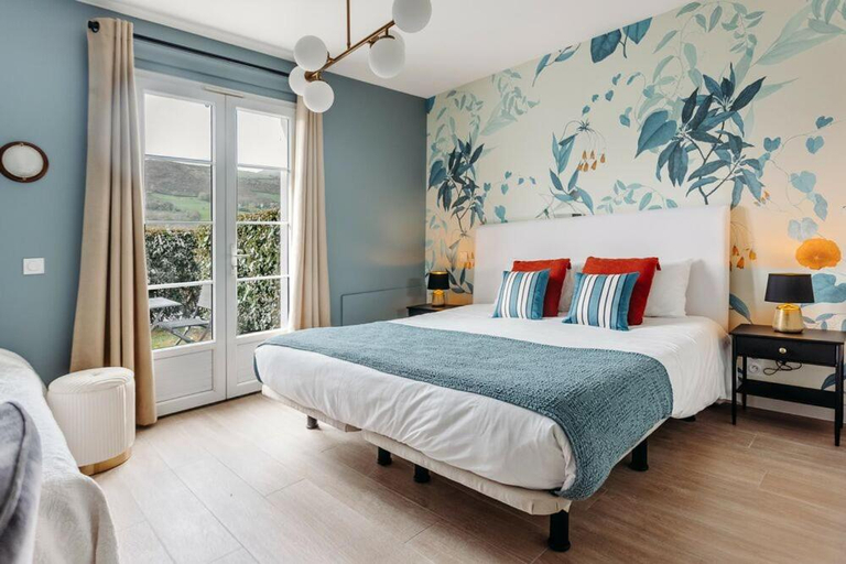 Bedroom 2, Hotel Restaurant du Fronton - Maison Bonnet, Pyrénées-Atlantiques
