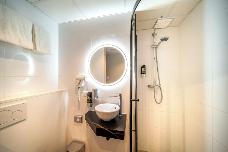 Bathroom 5, Hotel Fogo Amsterdam, Amsterdam