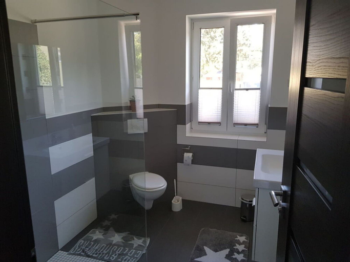 Bathroom 5, Golf Idyll Holiday Apartment, Vorpommern-Greifswald