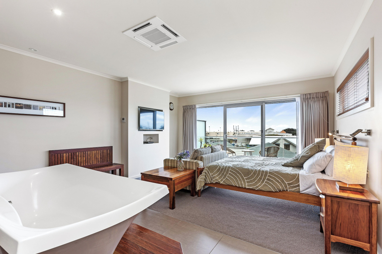 Bathroom 4, Captains At The Bay, Colac-Otway - South