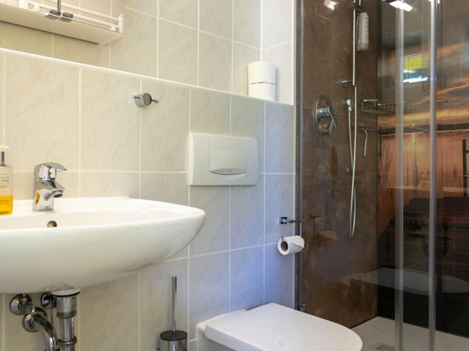 Bathroom 5, Comfy Apartment With Terrace, Vorpommern-Rügen