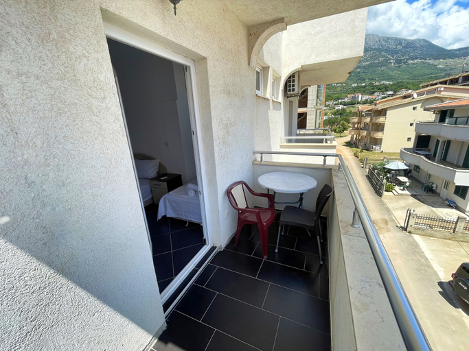 Others 4, Fenix Apartments