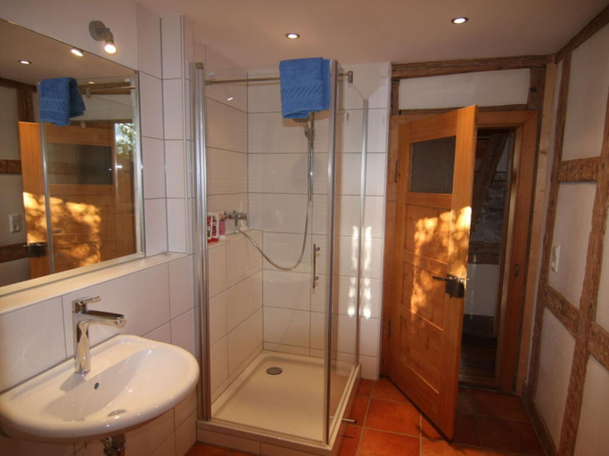 Bathroom 3, In the Middle of Nowhere, Rottweil