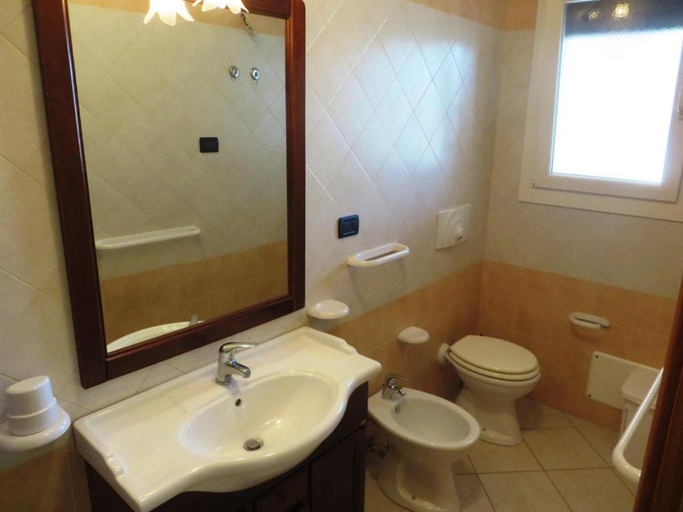 Bathroom 2, Residence Giglio, Lecce
