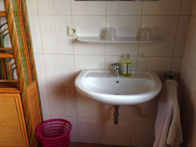 Bathroom 4, Schwedenhaus am Kai 14i, Ostholstein