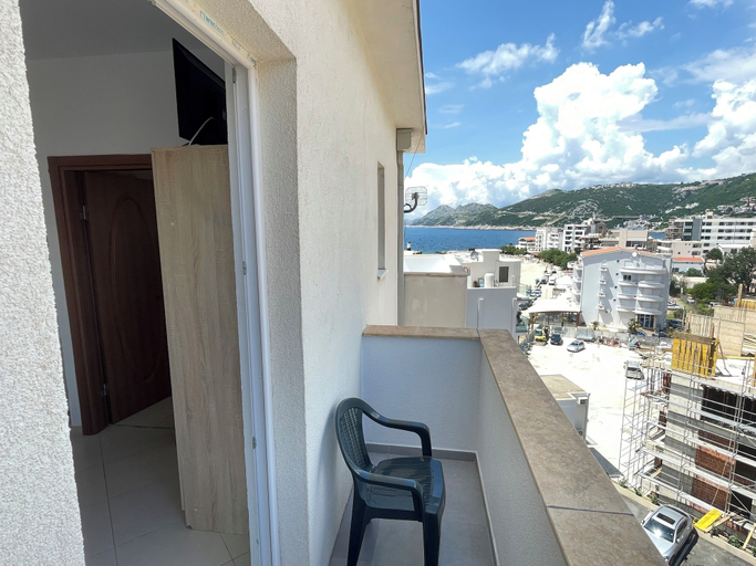 Others 5, Fenix Apartments