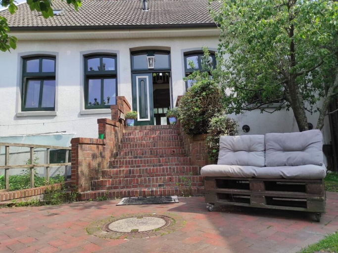 Property grounds 4, Veerman's Huis Ditzum, Leer
