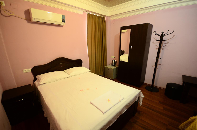 Bedroom 2, Hotel Peria, Batumi