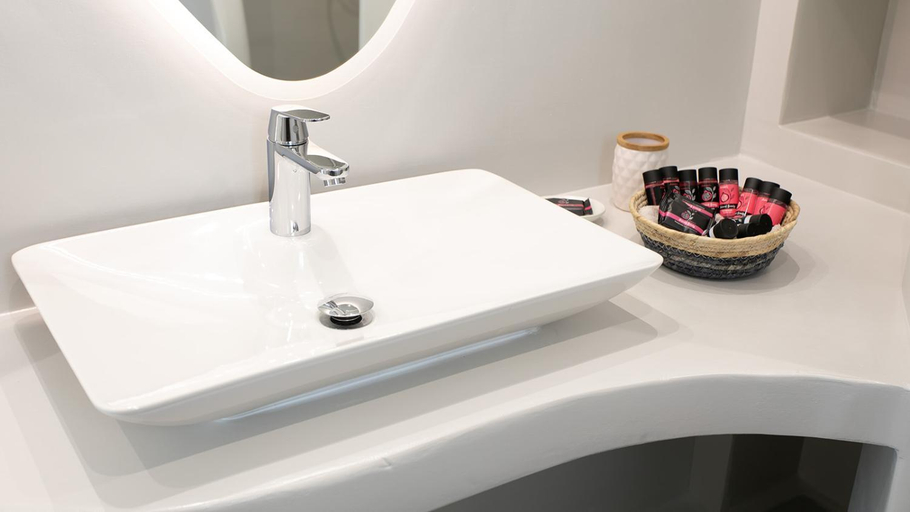 Bathroom 4, MNP Apartments, South Aegean