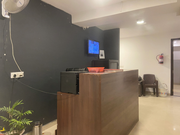Public Area 1, Hotel Golden Plam Tilak Nagar Market, West